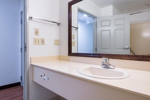 Motel 6-New Iberia LA - image 40