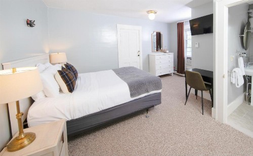 The New London Inn - image 30