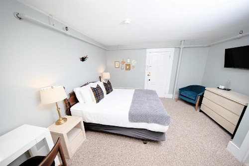 The New London Inn - image 7