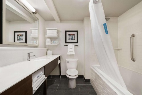 Hampton Inn New Orleans/St.Charles Ave - image 7