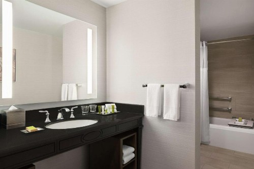 Hilton New Orleans / St. Charles Avenue - image 19