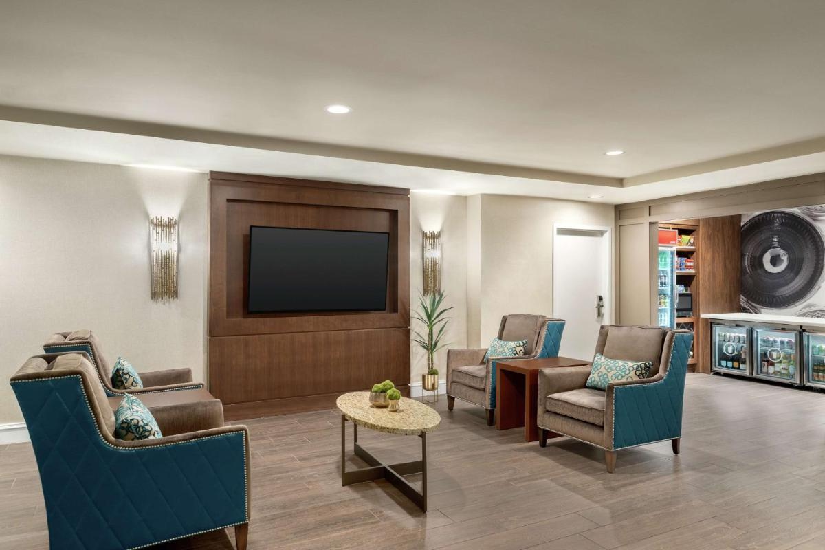 Hampton Inn Downtown / French Quarter Area - image 3