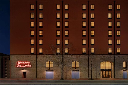 Hampton Inn and Suites New Orleans Convention Center - image 2