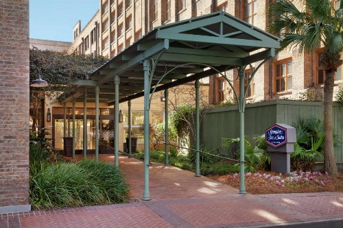 Hampton Inn and Suites New Orleans Convention Center - image 3