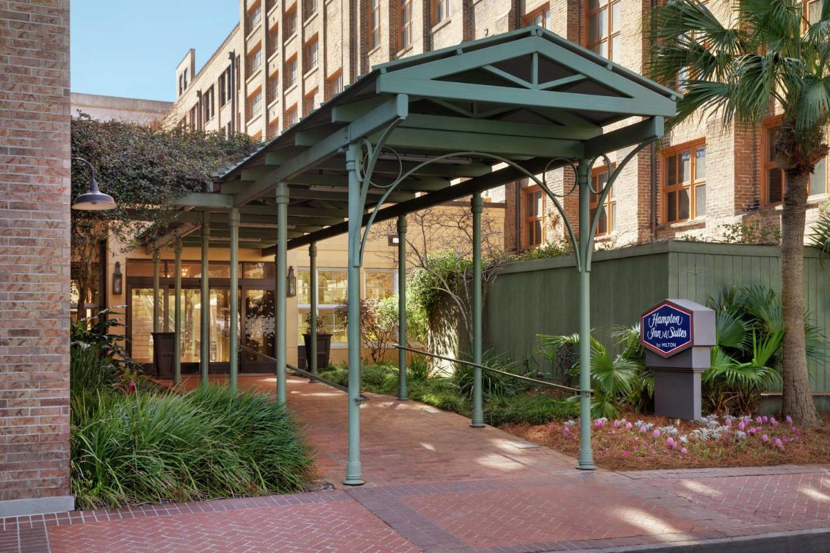 Hampton Inn and Suites New Orleans Convention Center - image 3