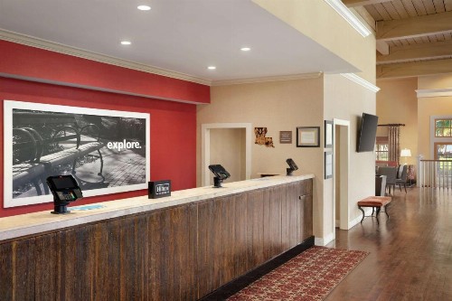 Hampton Inn and Suites New Orleans Convention Center - image 4