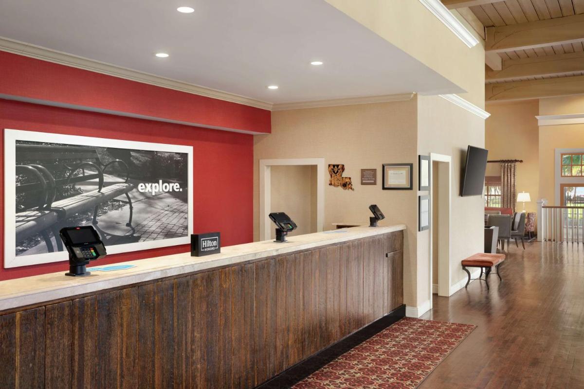 Hampton Inn and Suites New Orleans Convention Center - image 4