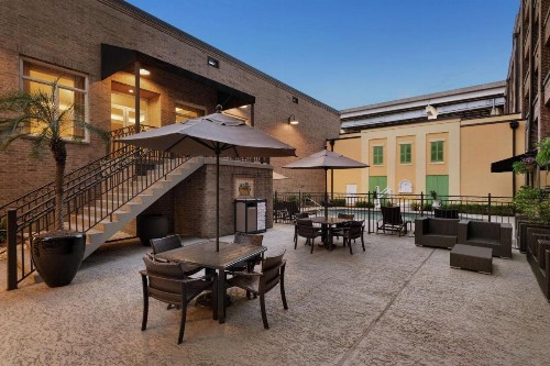 Hampton Inn and Suites New Orleans Convention Center - image 6