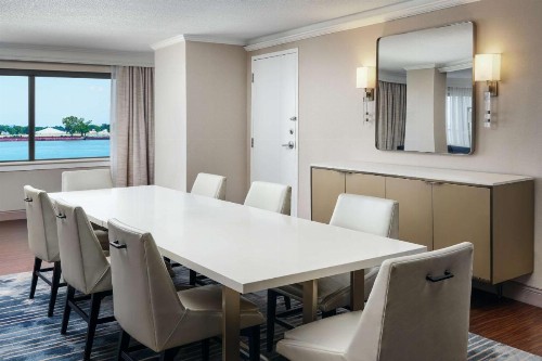 Hilton New Orleans Riverside - image 15