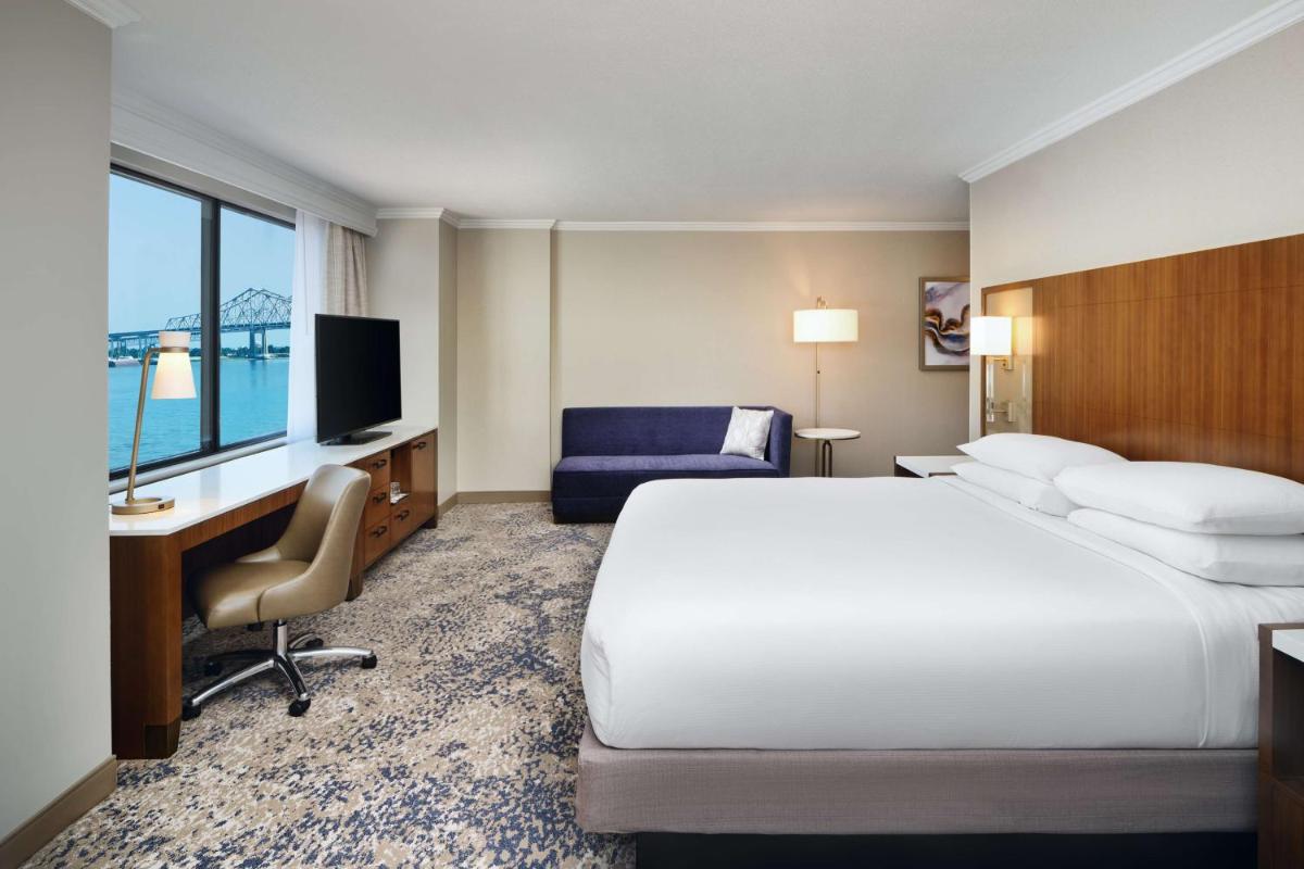Hilton New Orleans Riverside - image 2
