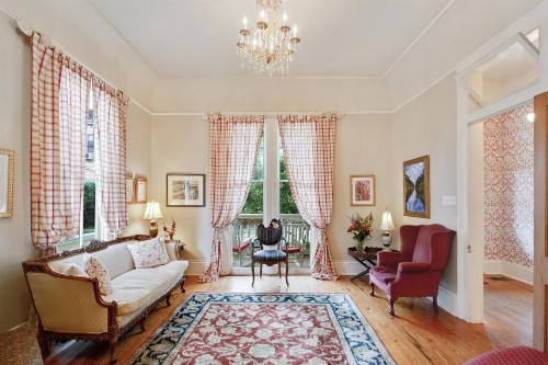 Maison Perrier Bed & Breakfast - image 13
