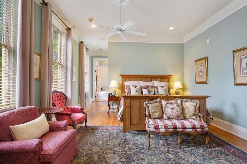 Maison Perrier Bed & Breakfast - image 17