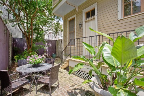 Maison Perrier Bed & Breakfast - image 19