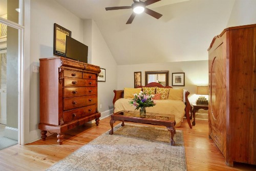 Maison Perrier Bed & Breakfast - image 23