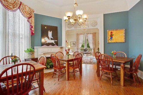 Maison Perrier Bed & Breakfast - image 26