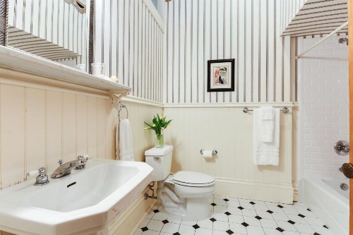 Maison Perrier Bed & Breakfast - image 28
