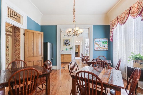 Maison Perrier Bed & Breakfast - image 34