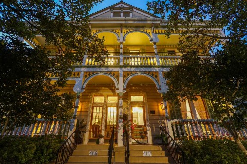 Maison Perrier Bed & Breakfast - image 4