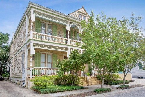 Maison Perrier Bed & Breakfast - image 42