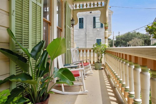Maison Perrier Bed & Breakfast - image 46
