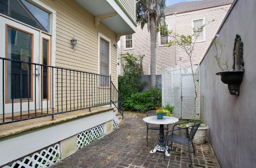 Maison Perrier Bed & Breakfast - image 49