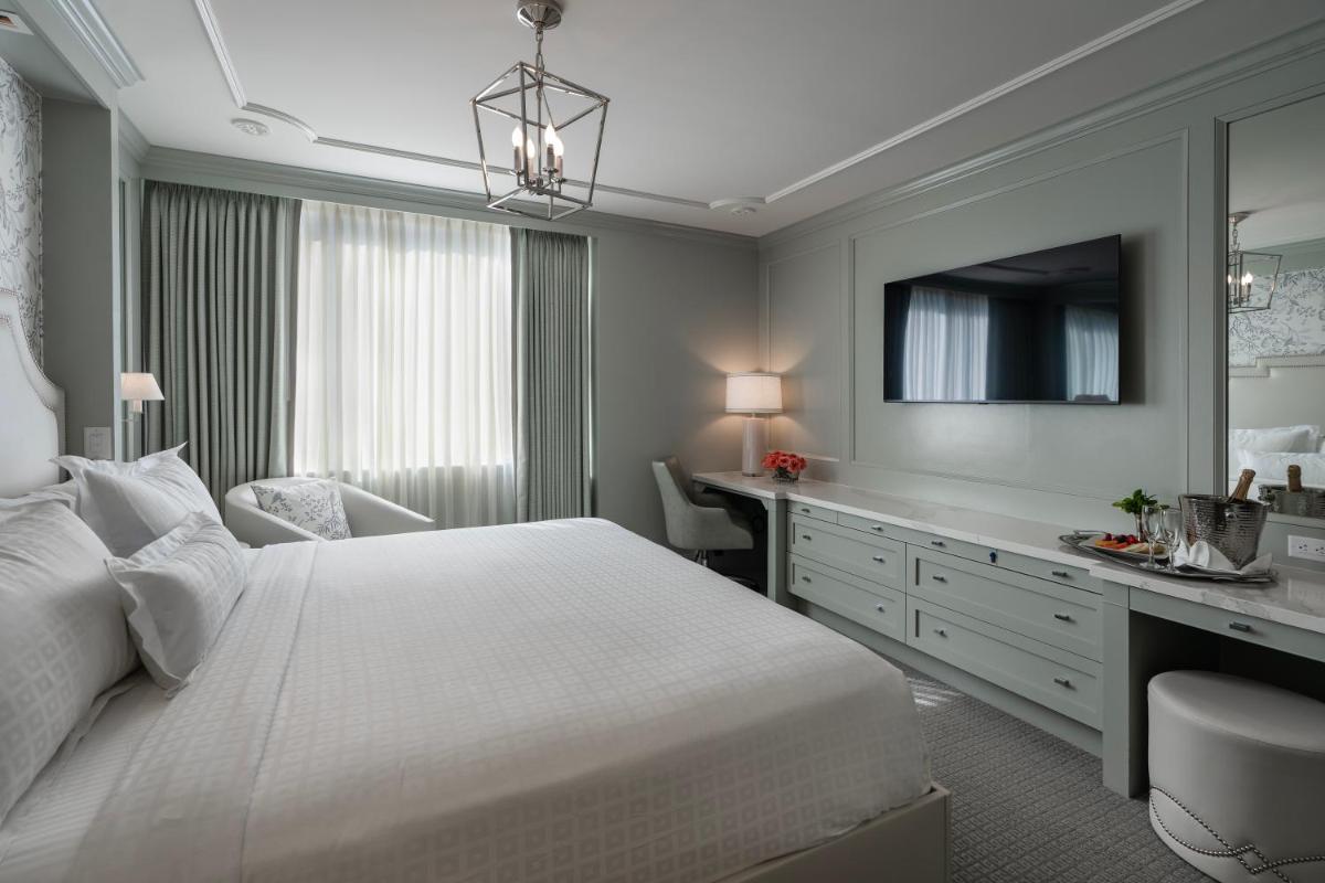 Hotel Monteleone - image 2