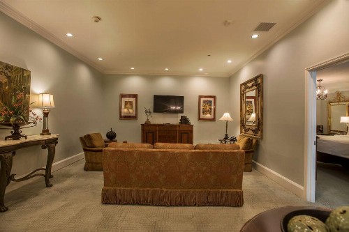 Bienville House Hotel - image 30