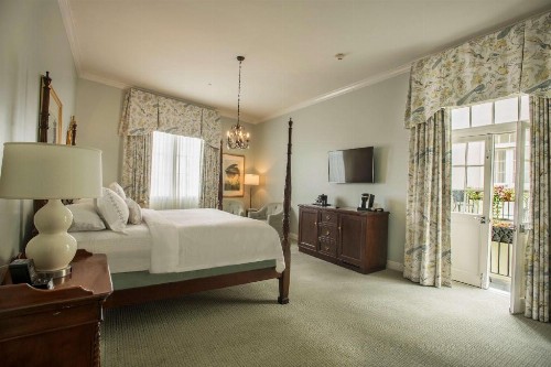 Bienville House Hotel - image 35