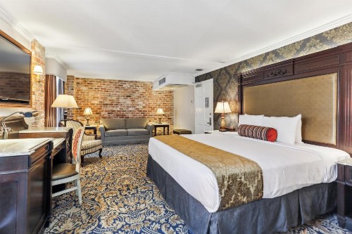 Place D'Armes Hotel - image 8