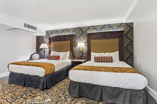 Place D'Armes Hotel - image 9