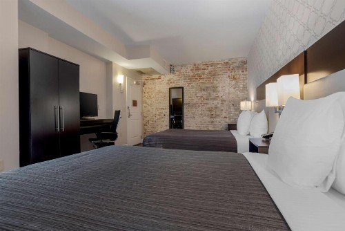Best Western Plus St. Christopher Hotel - image 10