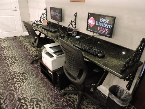 Best Western Plus St. Christopher Hotel - image 24