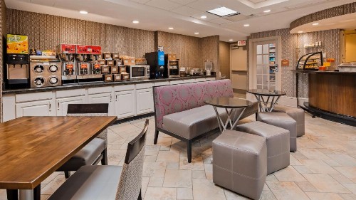 Best Western Plus St. Christopher Hotel - image 29