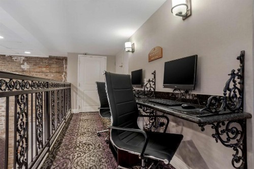 Best Western Plus St. Christopher Hotel - image 30