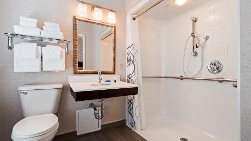 Best Western Plus St. Christopher Hotel - image 31
