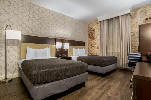 Best Western Plus St. Christopher Hotel - image 37