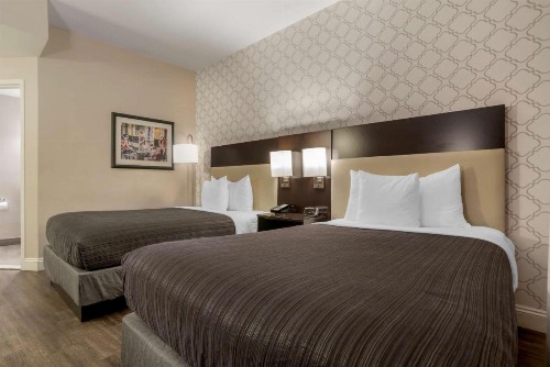 Best Western Plus St. Christopher Hotel - image 38