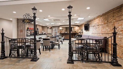 Best Western Plus St. Christopher Hotel - image 39