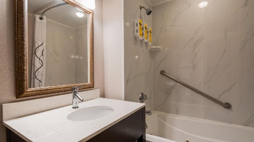 Best Western Plus St. Christopher Hotel - image 4