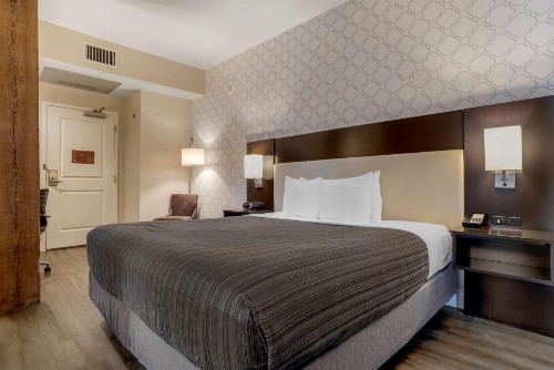 Best Western Plus St. Christopher Hotel - image 43