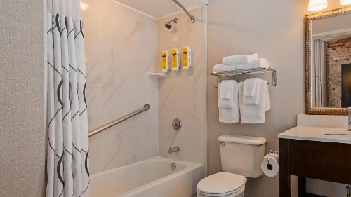 Best Western Plus St. Christopher Hotel - image 44