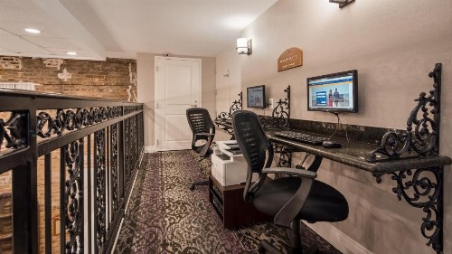 Best Western Plus St. Christopher Hotel - image 45