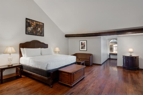 Chateau Hotel - image 21