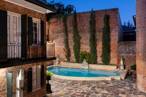 Chateau Hotel - image 27