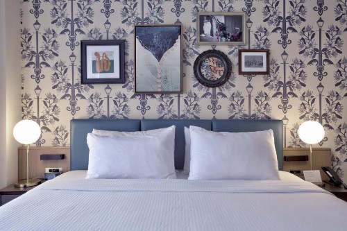 Royal St. Charles Hotel - image 3