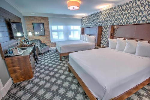 Q&C Hotel Bar New Orleans Autograph Collection - image 2