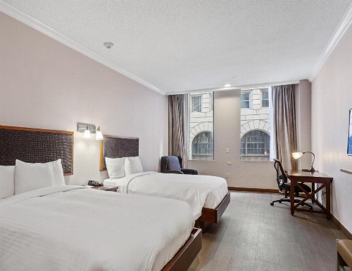 Wyndham Garden Baronne Plaza - image 2