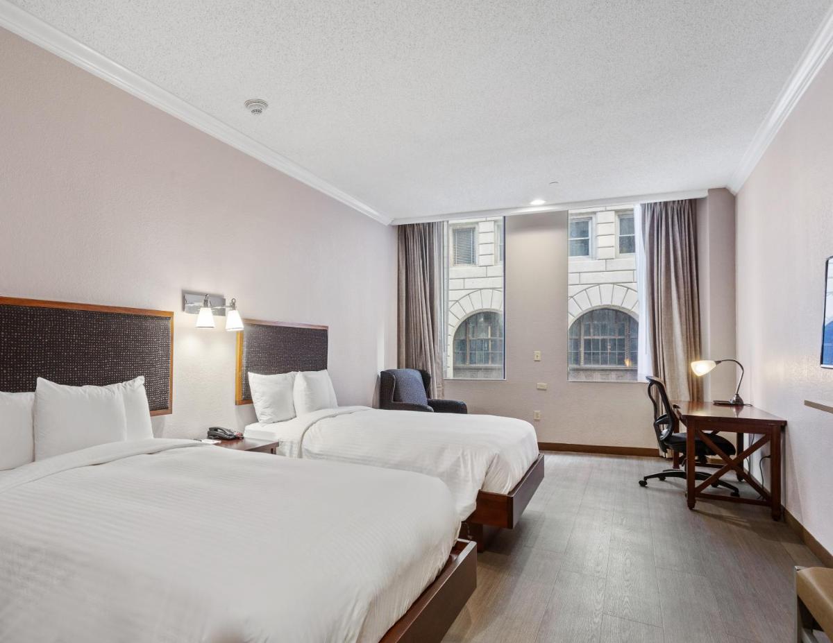Wyndham Garden Baronne Plaza - image 2