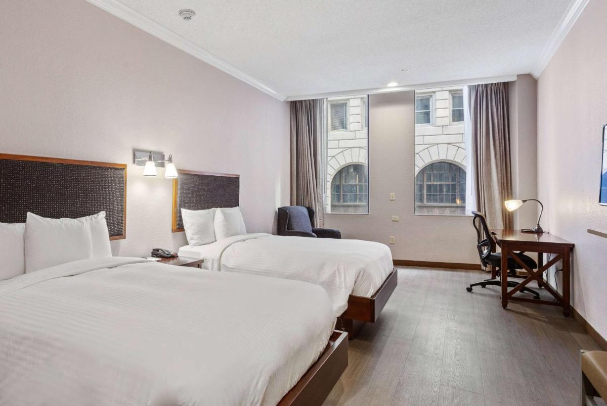 Wyndham Garden Baronne Plaza - image 3