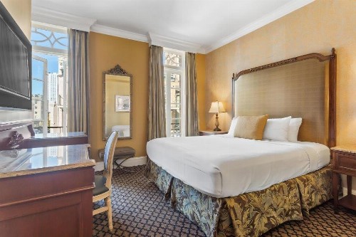 Lafayette Hotel - image 19
